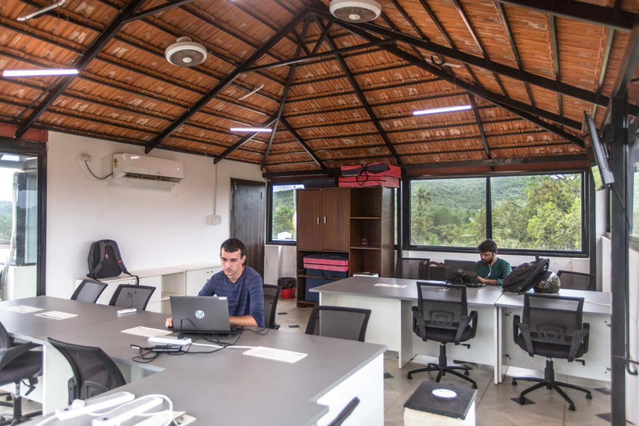 Moustache Goa Cowork Hostel Mandrem Exterior foto